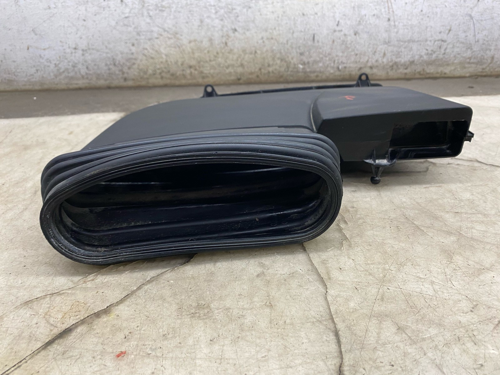 2020-2025 ASTON MARTIN DBX FRONT LEFT DRIVER AIR INTAKE DUCT TUBE HOSE PIPE