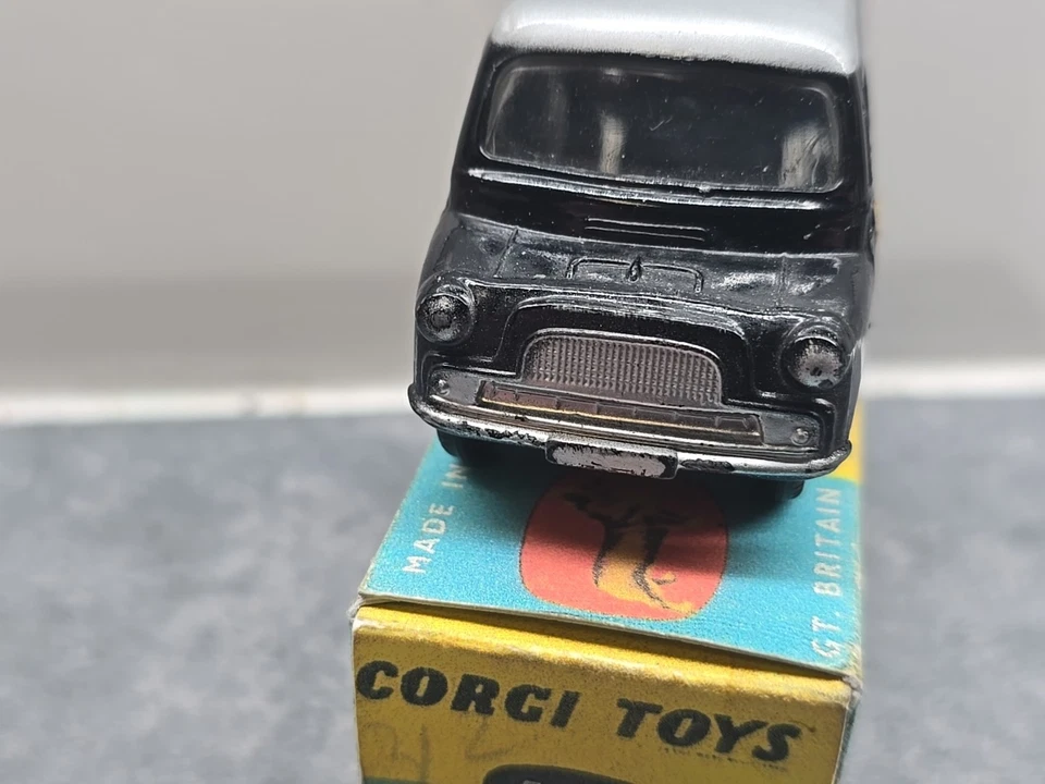 Corgi Toys No.421 Bedford C.A. Furgoneta Evening Standard 12cwt (1960-62) Foto 3 de 4