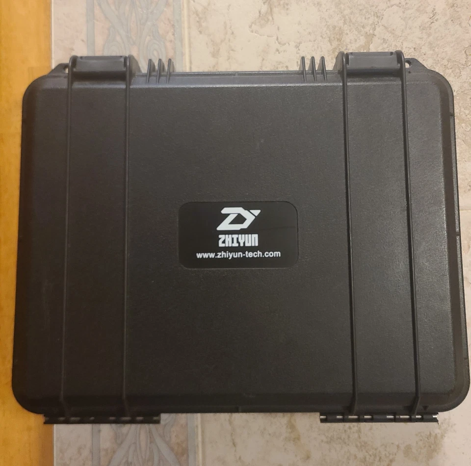 ZHIYUN CRANE PLUS 3-Axis V2 Handheld Gimbal Stabilizer Model 70F03B-YH918 - Image 2 of 4