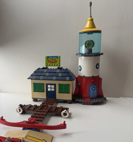 LEGO 4982 SpongeBob Mrs. Puff's Boating School - Incomplete, Missing Patrick