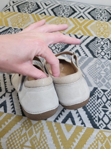 Worn Twice Stone Clarks Artisan Nubuck Mary Jane Comfort Shoes Size 4 EU 37 - Picture 13 of 18