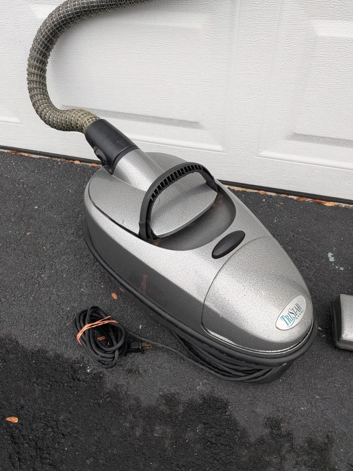  Tristar A101S Canister Vacuum With Hose And Attachments No Powerbrush. MINT!!! - Image 2 of 4