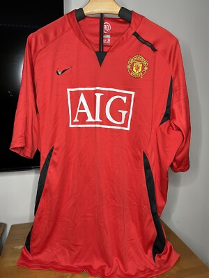 Manchester United Nike Vintage 2000s Streetwear Football Shirt