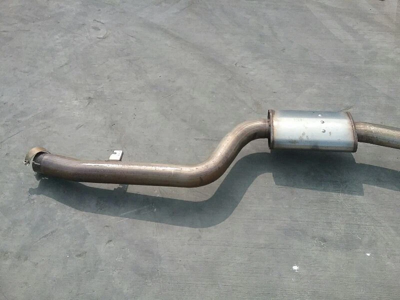 2016 2017 2018 2019 BMW 740 3.0L exhaust and muffler - Image 2 of 4