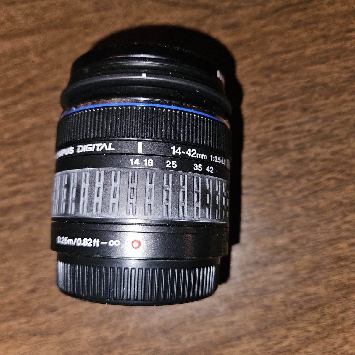Olympus M.Zuiko Digital 14-42mm f/3.5-5.6 II R Lens (Black) Sunpak
