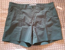 Amazon Essentials Size 16 Sage Green Shorts These are so Soft Pockets New AE27