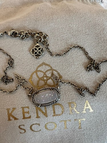 Collana Kendra Scott Elisa Con Ciondolo In Drusy Bianco Iridescente – Tono Canna Di Fucile, 17 Pollici - Foto 5