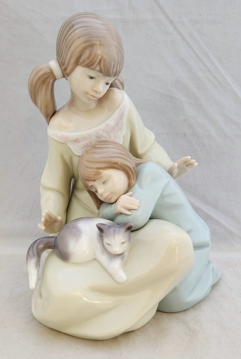Lladro LITTLE SISTER (Glazed) #1534 Porcelain Brothers & Sisters 7