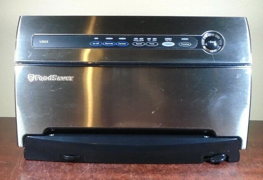 FOODSAVER V3825 VACUUM BAG SEALER SEALING MACHINE *cosmetic flaws but works*