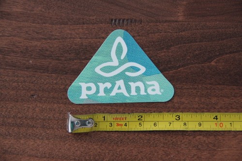 Prana Yoga ropa Adhesivo Calcomanía nuevo logotipo de escalada | eBay