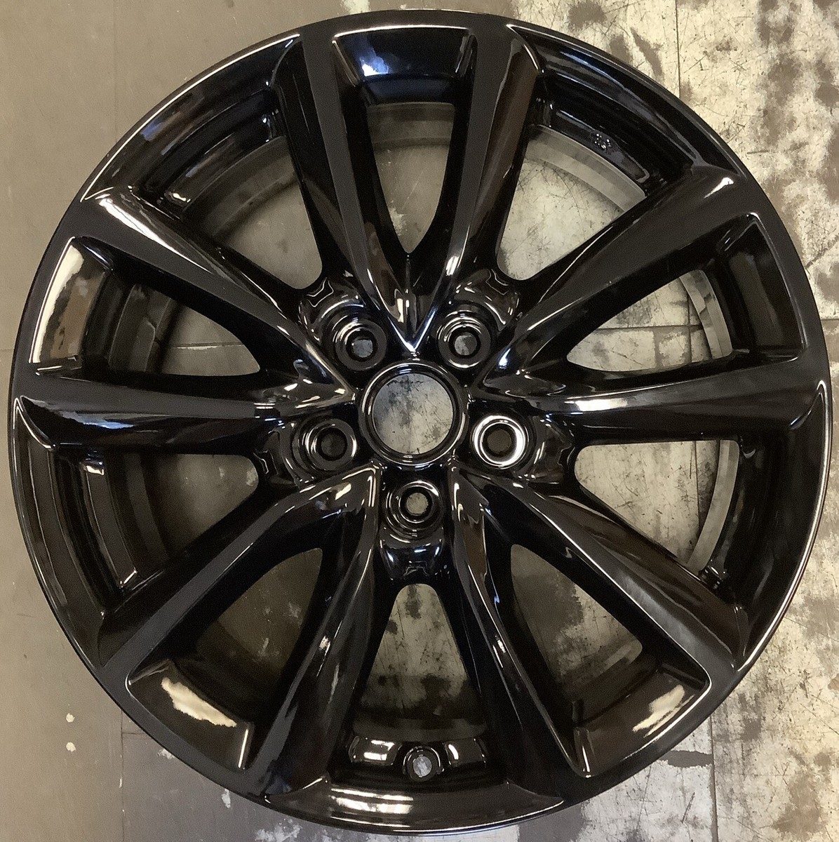 マツダ３BLACK　TONE　Editionホイール(18X7.0)ブラック マツダ マツダ（MAZDA）アルミホイール(18×7.0J)マットブラック1