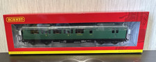 Hornby R4884C SR Bulleid Suburban Brake 3rd Coach 2862, Southern Green - BNIB