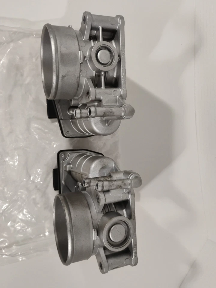 Para INFINITI Q50 G35 Q60 Q70 EX35 Nissan 350Z FX35 3,5 L 2x Cuerpo del acelerador L & R Foto 2 de 4