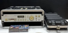 AKAI S2000 MIDI STEREO DIGITAL SAMPLER W/ SAMPLE TAPES & HARD FLIGHT CASE
