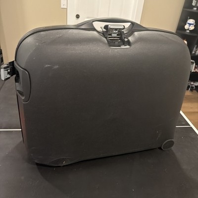 Samsonite Luggage Suitcase Large 56cm High x 72cm Wide x 27.5 Deep & Wheels