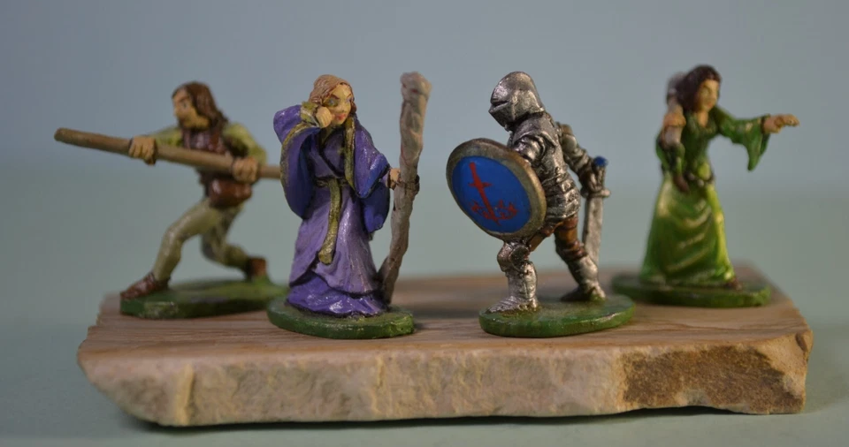 Ral Partha 98-013 Женщины Авантюристы 1982 *4 шт. Лот* Миниатюры D&D - Раскрашенные - Изображение 3 из 4