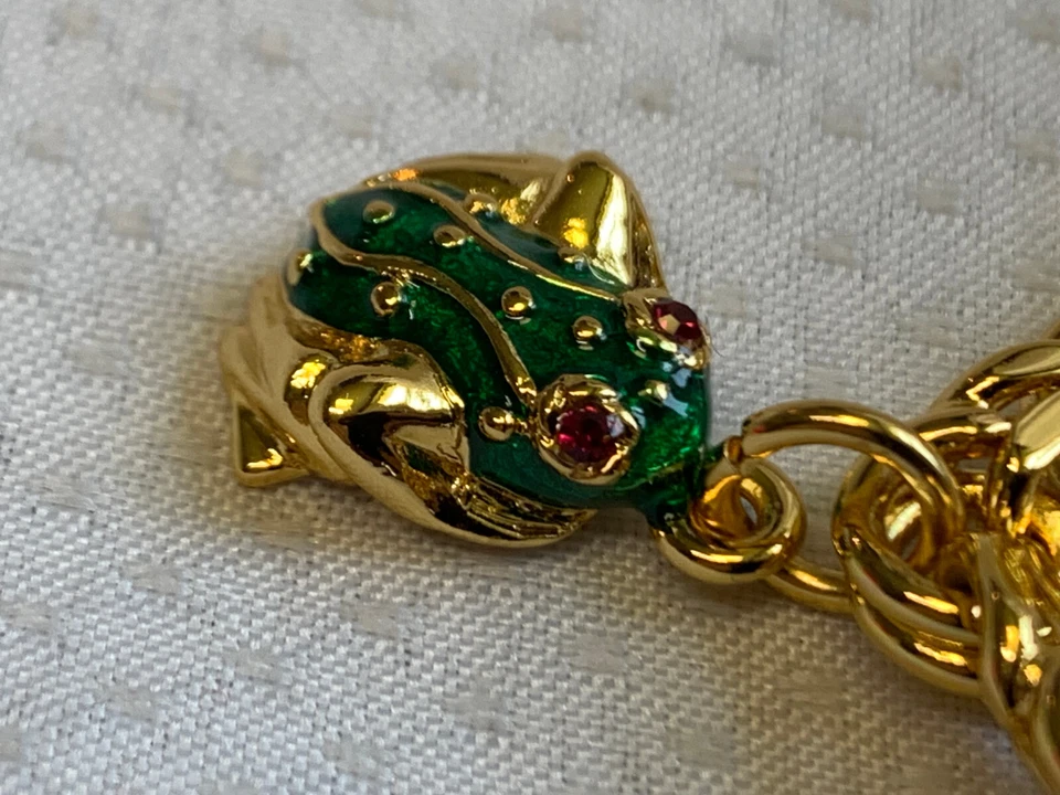 Pulsera Carolee Dije 7" Moda Joyería Esmalte Estrás Rana Silbato Moneda Foto 3 de 4