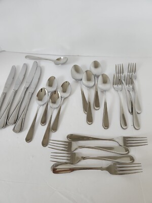Oneida USA Made 31 pieces Stainless Flatware Service for 4+ Extras