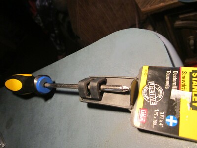 Stanley 60-001 Standard Fluted Phillips Tip Screwdriver 1 PT x 4'' 