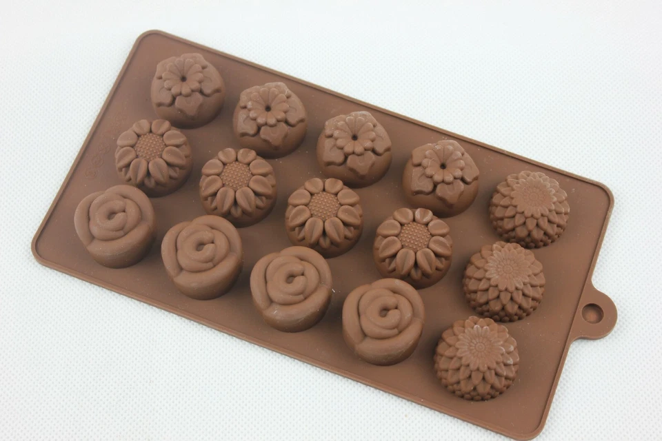 Chocolate Flowers Mould Silicone 15 cell 4 Flowers Fondant Icing Soap Candle Wax - Image 3 of 4