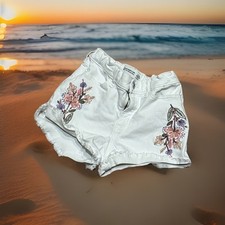Abercrombie Girls High Rise Relaxed Embroidered Flower Shorts 11/12 EUC White