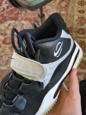 Really Rare 2000s Nike Air Zoom Turf Trainers Size 5.5 Kids. Great Condition.