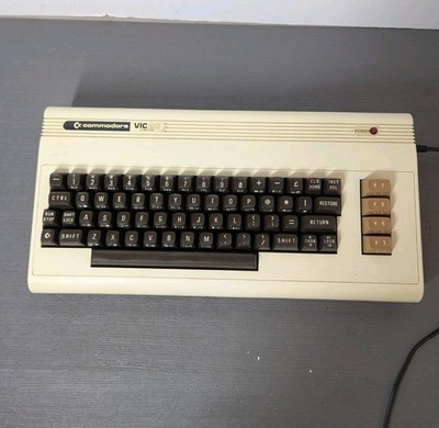 Commodore VIC-20 DIN Computer (Tested)