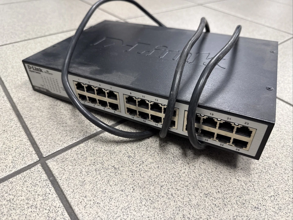 D-Link DGS1024D 24 Ports Rack Mountable Ethernet Switch - image 2 of 3