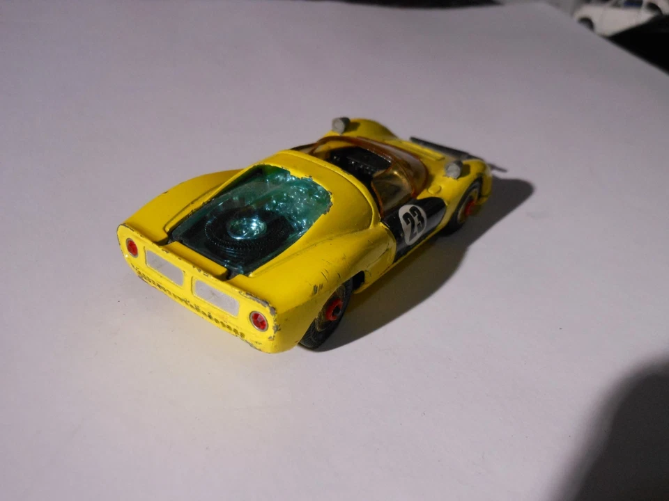 Corgi Toys Ferrari 206 Dino Sport Diecast Vintage Racing Car Yellow GIALLO  1/43 - Immagine 2 di 3