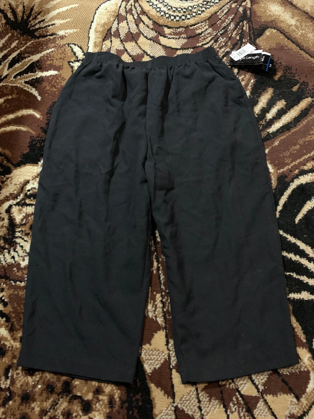 NWT BRIGGS New York Pull on Capri Pants Sz 14 US Black Stretchy