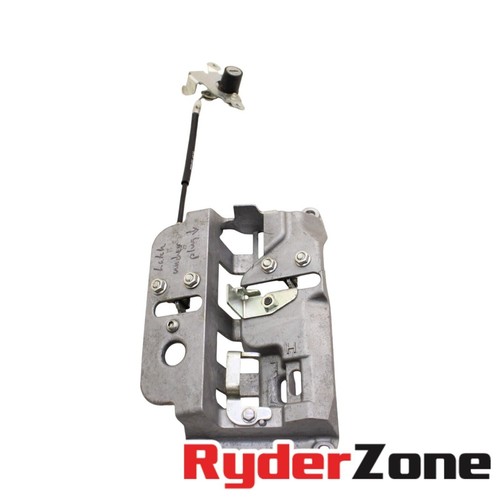2018 - 2020 TRACER 900 SEAT LATCH Mechanism LOCK & BRACKET - Picture 4 of 9