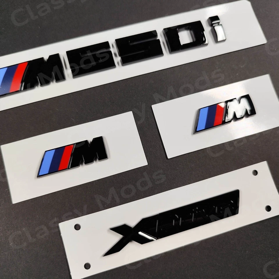 Juego de insignias negras brillantes M550i xDrive para emblema BMW M Power Foto 2 de 4