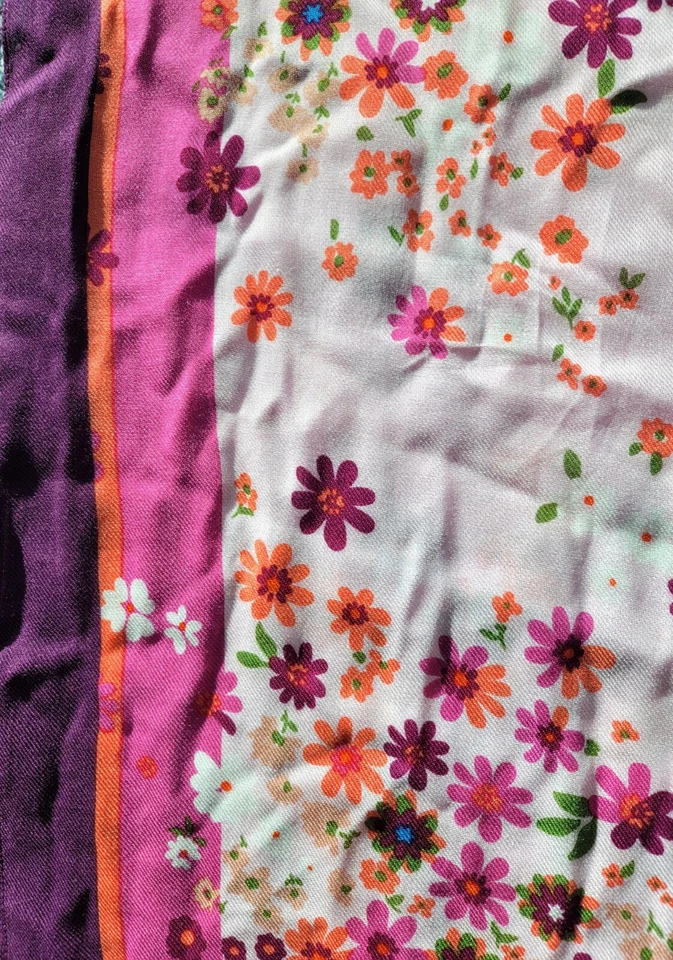 Bufanda Flor Oblonga Kate Spade Bora Flora HALLAZGO RARO. 80"Lx30"W 100% Viscosa  Foto 3 de 4