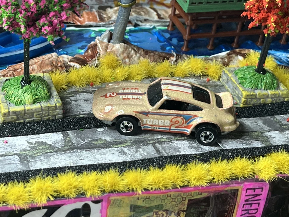 Porsche P-911 1974 Hot Wheels Blackwalls 300 HP turbo melocotón diecast usado excelente estado Foto 2 de 4