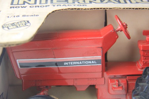 Vintage 1969 Ertl 1/16 International 544 Tractor, MPN 415 Original Package - Picture 4 of 20