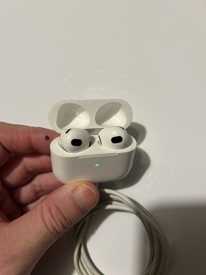 ① Apple AirPods 第3世代 A2566 Apple Airpods 3rd Generation A2566 A2564 A2565 with Charging