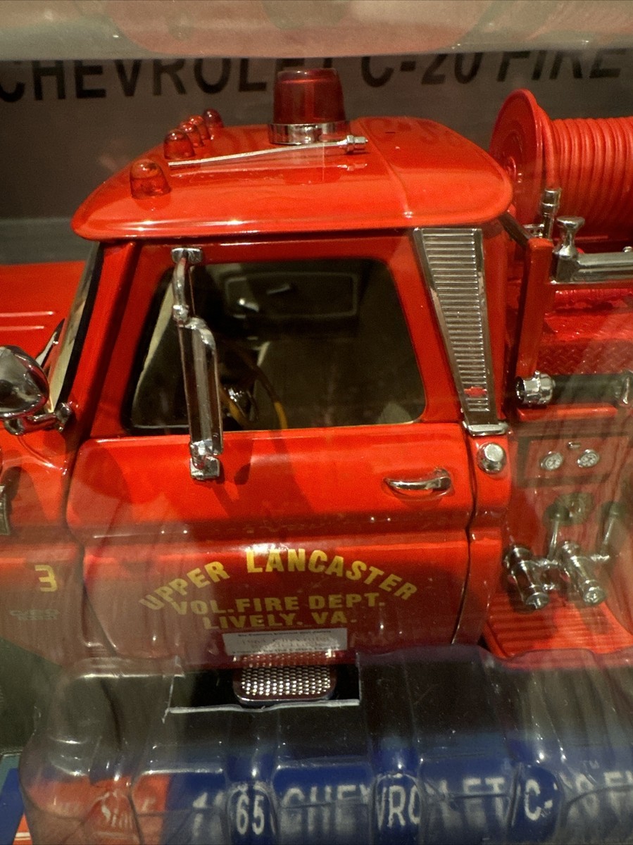 Chevrolet C/20 Fire Truck Upper Lancaster (US) 1/18 - 1383