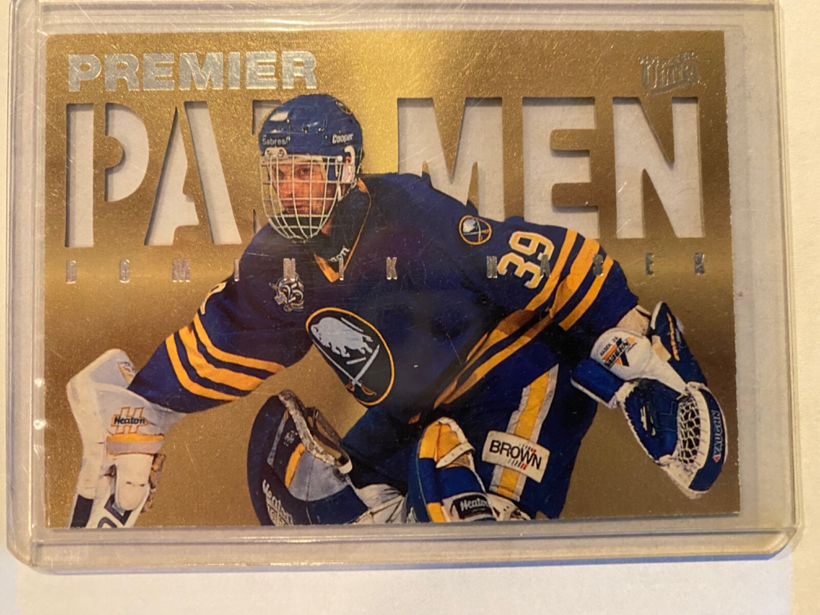 Dominik Hasek 1995-96 Fleer Ultra Premier Pad Men 5 of 12 Insert
