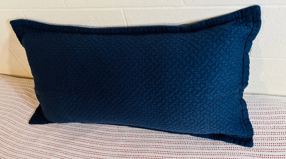 Almohada vintage JC Penney Matelasse King simulada patrón de diamantes azul marino Foto 4 de 4