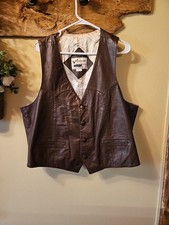 Continental Leather Fashions Men's Brown Vest Button Pockets V-Neck Size 46. G1