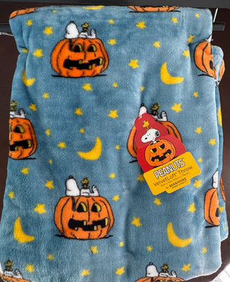Peanuts Snoopy Halloween VelvetLoft Throw Blanket 60 x70  by Berkshire NWT