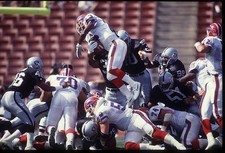 BUFFALO''S KENNETH DAVIS LEAPS OVER EDDIE ANDERSON OTHER LOS ANGEL- Old Photo