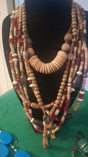 VETEMENTS Lotto gioielli in legno