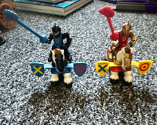 2x Medieval Knight Action Figures on Horses with Jousting Lances, Vintage FP