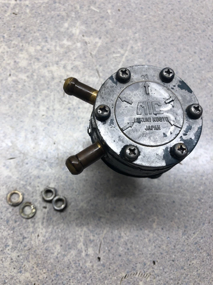 Bomba de combustible Kubota B7001 tractor D750 Foto 2 de 4