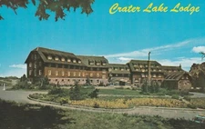 Chrome Postcard  Crater Lake Lodge Crater Lake Ntl Park Oregon