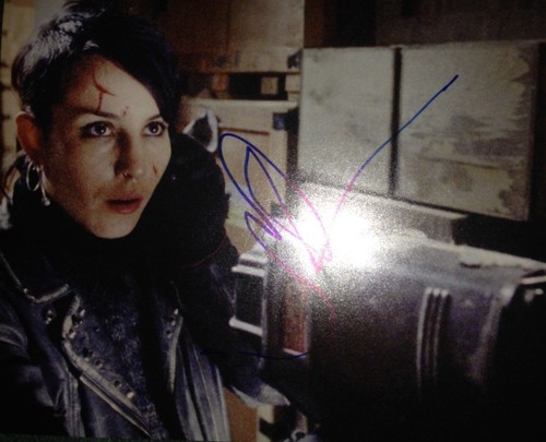 SEXY NOOMI RAPACE SIGNED GIRL WITH THE DRAGON TATTOO 8X10 PHOTO W/PROOF W/COA - 第 1/3 張圖片
