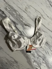 NWT Victoria’s Secret Vintage Second Skin Satin 32C Underwire Unlined Bra