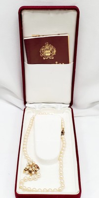 VINTAGE MAJORICA 6.5mm Faux Pearl 18'' Vermeil Gold Over Sterling Flower Pendant