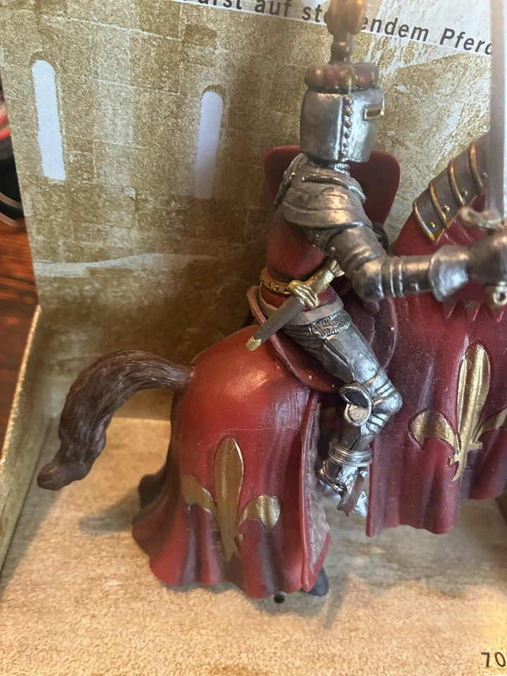 SCHLEICH 骑士世界 70018 退役人偶 马上的红王子 带剑 '07 — 第 2/3 张图片